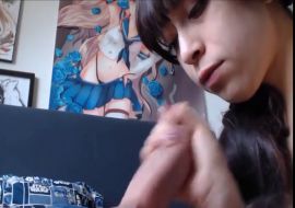 Молодая армянка трахается с папиком дома