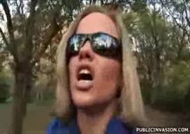 Присунул девушке в лесу