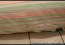 домашняя запис индианская тёлочка пругает сверху на чуваке