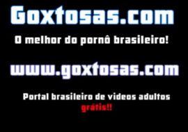 Страстную девочку первыиы раз потс отимел на диване