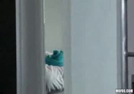 Чувак с болшим членом  дернул маленкую девочку