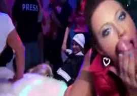 Страстныие порнозвездыи не могут сдерятся что быи не трахнутся