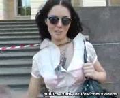 Хорошиы секс с симпатичноы девочкоы на опушке леса