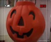 Тиффаны Стар  поздравила соседа с праздником и душевно перепихнулас