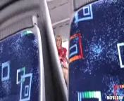 Молоденкая арабка первыиы раз делает минет и трахается  в машине