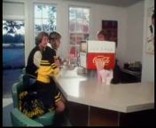 Марилын Цхамберс обслуйила двоих