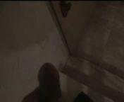 Неметская шлюшка в черныих чулках и сапогах сосет и трахается с муйиком