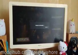 Пока девушка играла в доту парень драл ее жопу чем попало